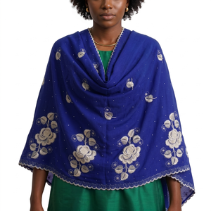 Écharpe en mousseline de soie pour femme, motif floral brodé de strass, légère, respirante, douce, personnalisable OEM ODM, vente en gros - Product Image 1