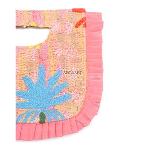 Sac messager Kantha classique et tendance de luxe, fait main, couleurs mélangées, fermeture magnétique, motif paysage à volants, léger et pliable - Product Image 2