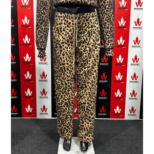 ชุดวอร์มมีฮู้ดลายเสือดาวสำหรับฤดูหนาวแบบสั่งทำพิเศษ ขายส่งสำหรับผู้หญิง ชุดเซ็ตเสื้อฮู้ดและกางเกงจ็อกเกอร์ไซส์ใหญ่ ผ้าฝ้ายผสมโพลีเอสเตอร์ - Product Image 5