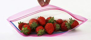 Bolsa de plástico con doble cremallera para alimentos que ofrece un cierre seguro y protección contra la humedad para productos alimenticios secos y húmedos - Product Image 2