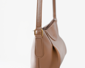 Bolso Meera de Moda para Mujer, Tipo Bandolera y de Hombro, con Cuero Sintético Premium y Cierre de Cremallera para Uso Diario en Todas las Estaciones - Product Image 2