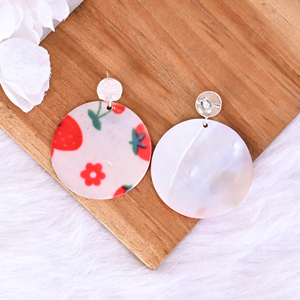 Boucles d'oreilles pendantes en résine avec druse blanche et nacre |   Argent sterling 925 - Product Image 5