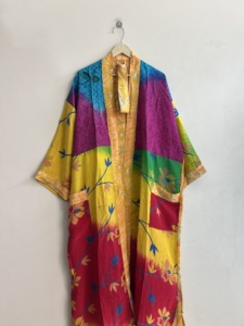 Kimono de Seda Sari Reciclado, Estilo Vintage, Bata Boho, Cubrebaño de Playa - Product Image 5