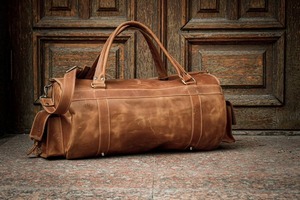 Sac de voyage week-end vintage en cuir véritable robuste pour hommes et femmes, grande capacité, portable, léger, avec pieds métalliques - Product Image 3