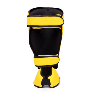 Espinilleras de Cuero para Muay Thai, con Logotipo Personalizado, Protección para Boxeo, Hechas en Pakistán, Colores Personalizados, Ecológicas, de Burhan Sports - Product Image 4