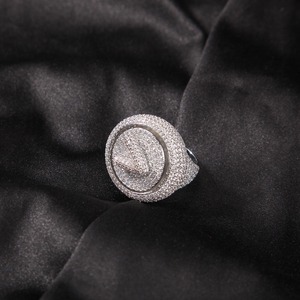 Bagues personnalisées de haute qualité pour hommes, style Hip Hop, avec lettres incrustées de zircons cubiques, monture pavée, finition or, pour tiers - Product Image 3