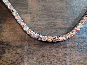 Diadema Ecuestre de Cuero Ligera y Cómoda de Alta Calidad con Cristales de Diferentes Colores, Diseño Personalizable y Logotipo Personalizado - Product Image 5