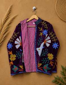 Chaqueta de Mujer con Motivos de Conejitos, Bordado Floral Intrincado, Inspirada en el Arte Folclórico, Elegancia Bohemia, Blazer de Invierno, Abrigo Boho para Dama - Product Image 5