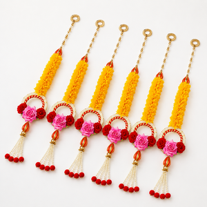 Guirnalda Decorativa con Flores de Caléndula, Borlas de Perlas y Latkan para Puerta, Decoración para Bodas, Diwali y el Hogar, Adorno Festivo - Product Image 2