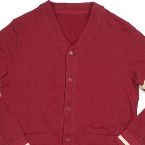 Suéter de Punto Rojo Personalizado al por Mayor para Hombre, Cuello en V, Manga Larga, Bordado con la Letra K, Suéter Informal de Invierno - Product Image 4