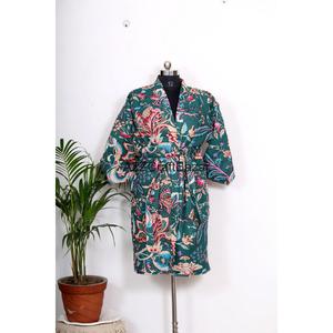 Kimono de algodón 100% puro para mujer, con estampado floral de lujo, mangas tres cuartos, tela suave y transpirable para el invierno. - Product Image 3