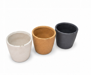 Pot de fleurs moderne minimaliste en plastique gris foncé, durable, pour jardin extérieur, idéal pour les fleurs et les plantes vertes - Product Image 2