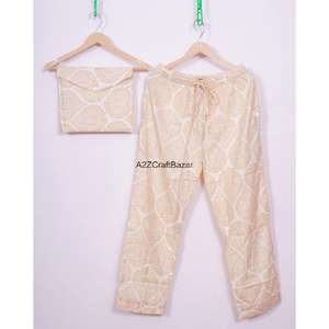 ชุดนอนผ้าฝ้ายพิมพ์ลายคอวีสำหรับผู้หญิง เสื้อแขนยาว กางเกงขายาว ใส่สบาย ระบายอากาศได้ดี เหมาะสำหรับใส่ที่บ้าน - Product Image 4