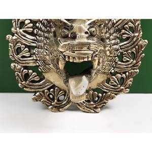 Masque Yamantaka en laiton de 7 pouces fait à la main Support de bougie suspendu Article unique de décoration pour la maison - Product Image 3