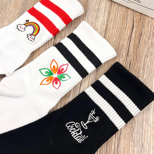 Chaussettes mi-mollet côtelées pour femmes, écologiques, antidérapantes, pour le yoga et usage quotidien, avec broderie de lettres, rayées, respirantes, à manchette rapide - Product Image 4