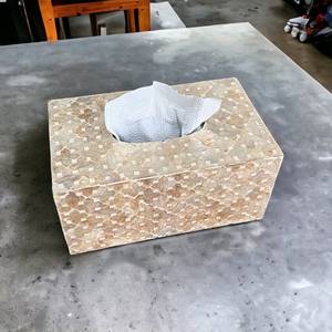 Caja de pañuelos hecha a mano con incrustaciones de nácar natural: incrustaciones de nácar beige, caja rectangular para pañuelos con incrustaciones. - Product Image 5