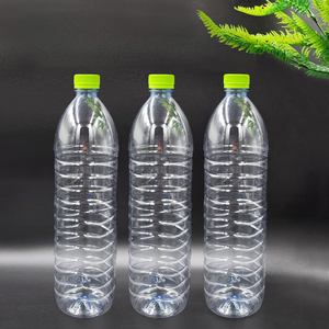 Pour les bouteilles d'eau en plastique PET avec bouchons verts de Samut Sakhon - Product Image 1