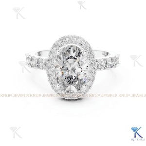 Bague de fiançailles ovale en diamant CVD cultivé en laboratoire sur mesure avec halo et bande pavée en or massif - Product Image 2