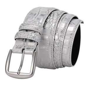 Cinturón de Cuero Vacuno Repujado con Hebilla de Acero Resistente, Acabado Premium, Longitud Ajustable, Ecológico, para Uso Casual y de Negocios - Product Image 1