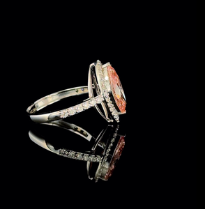 Anillo de Halo con Diamante Rosa Corte Marquesa de Lujo – Elegante Banda de Oro Blanco con Pavé, Joyería de Diamantes para Compromiso - Product Image 3