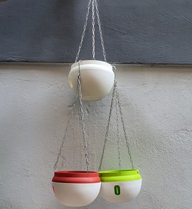 Cesta de flores colgante moderna, maceta de plástico ligera con agujeros de drenaje - Product Image 4