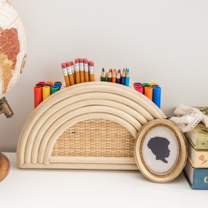 Adorables organizadores de escritorio de ratán, estuches de lápices arcoíris para niños y niñas, estuche para bolígrafos a precio económico. - Product Image 3
