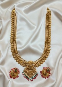 Conjunto de Joyería Tradicional India Chapada en Oro Mate, Collar Largo con Monedas, Colgante de la Diosa Lakshmi, Pendientes Jhumka, Venta al por Mayor - Product Image 5