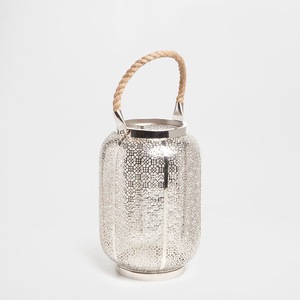 Farol moderno de hierro cromado hecho a mano, ecológico, de forma cilíndrica para decoración del hogar y bodas. - Product Image 2