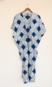 Vestido Maxi Kaftan Bohemio de Alta Calidad, Ecológico, 100% Algodón, con Encaje, Tie Dye, Cintura Elástica, Mangas Dolman y Cuello en V - Product Image 3