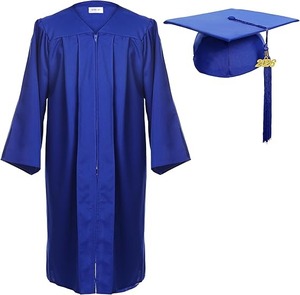Ensemble Robe de Cérémonie, Toque et Pompon – Polyester Mat de Haute Qualité – Robe de Remise de Diplôme Classique avec Fermeture Éclair Facile à l'Avant - Product Image 1