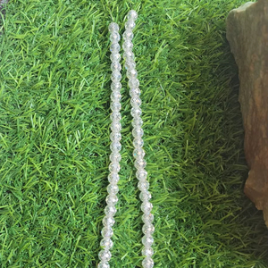 Perlas de diamante moissanita blanca de 5 mm con corte facetado para la elaboración de joyería - Product Image 5