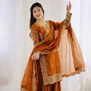 Nuevo Traje de Diseñador para Fiestas, Listo para Usar, Elegante y con Costuras Reforzadas - Product Image 1