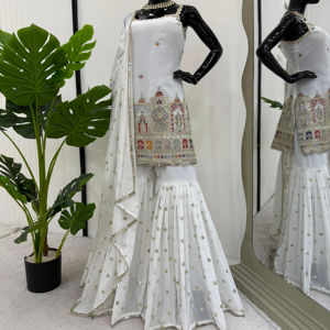 มองหาชุดสูทดีไซน์สวยสีเดียวกันนี้บนผ้าชินอนหนาพร้อมด้ายด้านในและเย็บและงานและ Sharara - Product Image 1