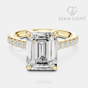 Bague de fiançailles et de mariage en or blanc 14 carats avec diamant de laboratoire taille émeraude 4,16 carats, certifié IGI, couleur F+, clarté VS+, et pavé de diamants - Product Image 3