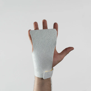 Unisex Leather Hand Grip for Weightlifting Gym Padded Palm Grips for Pull Ups Rows Fitness <b>Training</b> session Gear Supplier - Product Image 3