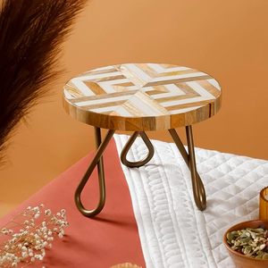 Support à gâteau rond en bois écologique vintage avec incrustation en résine et pieds en métal doré pour la présentation de desserts lors de mariages et d'anniversaires - Product Image 1