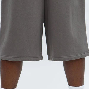 Pantalones cortos de color sólido para hombre con diseño de logotipo personalizado y ajuste cómodo, cintura elástica, diseño moderno y material transpirable a precio económico. - Product Image 5