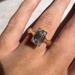 10K Yellow Gold Solitaire Engagement Unique Band <b>Ring</b> 5.01CT VS1 <b>Emerald</b> Lab Grown Diamond Wedding <b>Ring</b> IGI Certified - Product Image 2