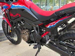 Nueva llegada de alta calidad: Modelos de motocicleta 25YM CRF1100L Africa Twin OEM DIY de acero y plástico - Product Image 2