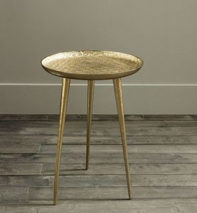 Table d'appoint contemporaine en métal doré avec revêtement premium et profil élégant pour un aménagement de mobilier de salon de luxe - Product Image 5