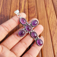Joyería al por mayor Vintage, Colgante de cruz con amatista natural, engaste de bisel chapado en plata antigua, base de latón, chapado personalizado