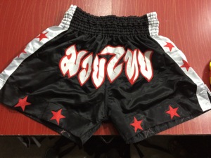 Pantalones Cortos de Muay Thai Personalizados - Nuevo Diseño 2025, Transpirables y Ligeros - Product Image 3