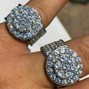 Anillo de Compromiso con Diamante Moissanite de Corte Brillante Redondo Estilo Iced Out, Anillo de Boda de Plata de Ley 925, Joyería Hip Hop para Hombre - Product Image 2