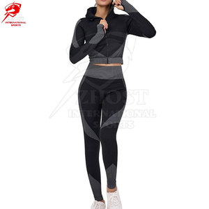 Ensemble de yoga athlétique 3 pièces tendance avec design flexible pour l'entraînement en salle de sport, la course à pied et les mouvements quotidiens - Product Image 3