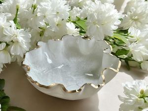 ถาดเสิร์ฟอเนกประสงค์ลายจีโอดเรซิ่นอีพ็อกซี่สีขาวขนาดกลาง งานฝีมือเหนือกาลเวลา วาดลายด้วยมือ ล้างทำความสะอาดได้ เหมาะสำหรับตกแต่งโต๊ะ - Product Image 2