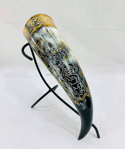 Jarra Vikinga de Cuerno Natural Tallada con Grabado de Dragón, Estilo Náutico, para Regalo de Navidad - Product Image 1