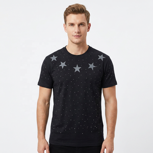 เสื้อยืดแขนสั้นสีดำสำหรับผู้ชายพิมพ์ลายดาวผ้าฝ้ายลำลองคอกลมทรงปกติ - Product Image 3