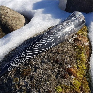 Cuerno Vikingo Tradicional con Tema Animal, Pulido a Mano, Material Orgánico Ecológico, Soporte para Cuerno de Beber, Tacto Real - Product Image 3