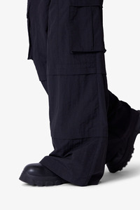 Pantalones Cargo de Nylon con Múltiples Bolsillos para Hombre, Estilo Urbano, Pierna Ancha, Pantalones Utilitarios, Proveedor OEM Personalizado, Venta al Por Mayor Directa de Fábrica - Product Image 3