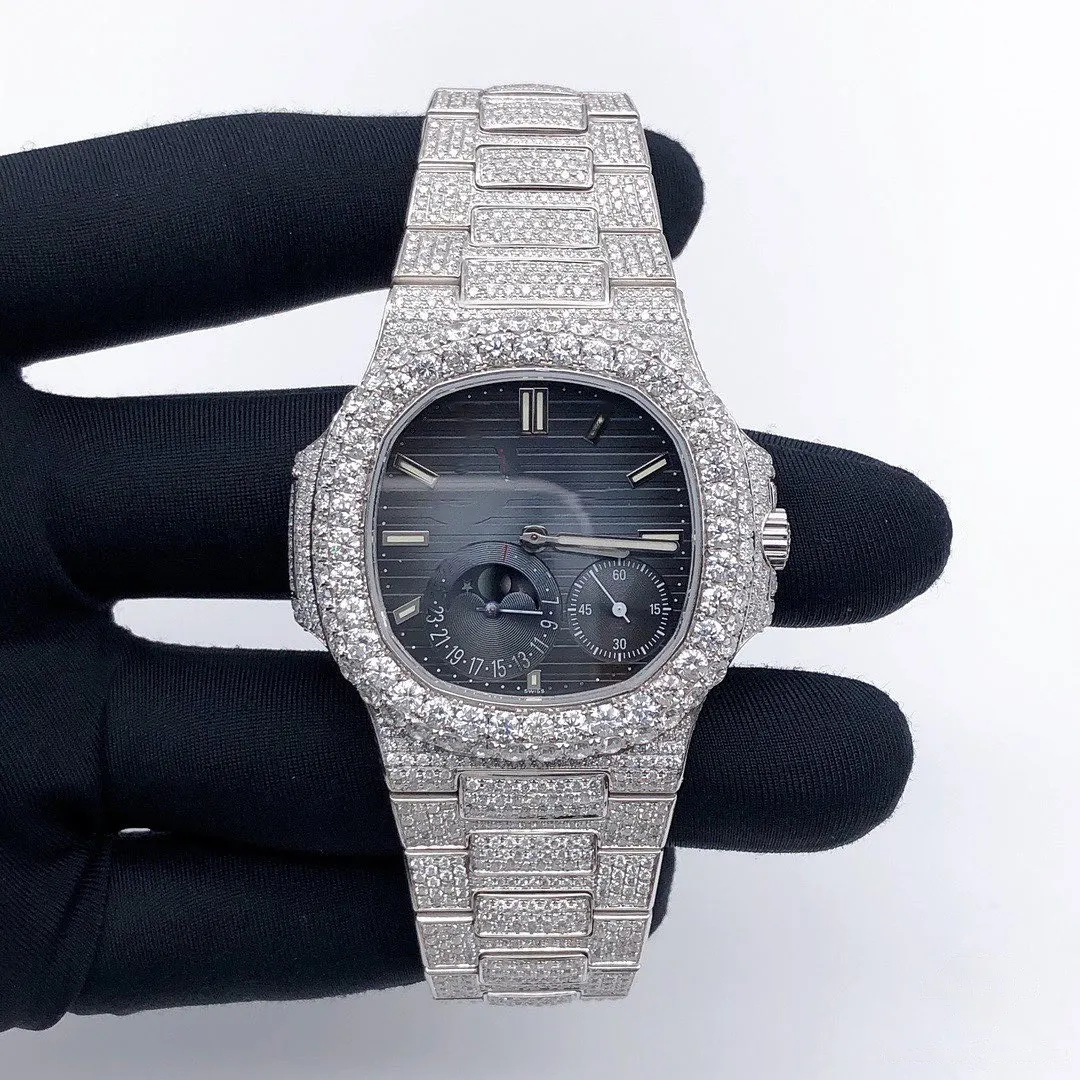 Luxuriöse 40 MM SCHWARTSCHEDEL Moissanite gestanzt Eiskartus Luxus-Stil Herren-Diamantuhr Verkauf von indischen Exporteurs